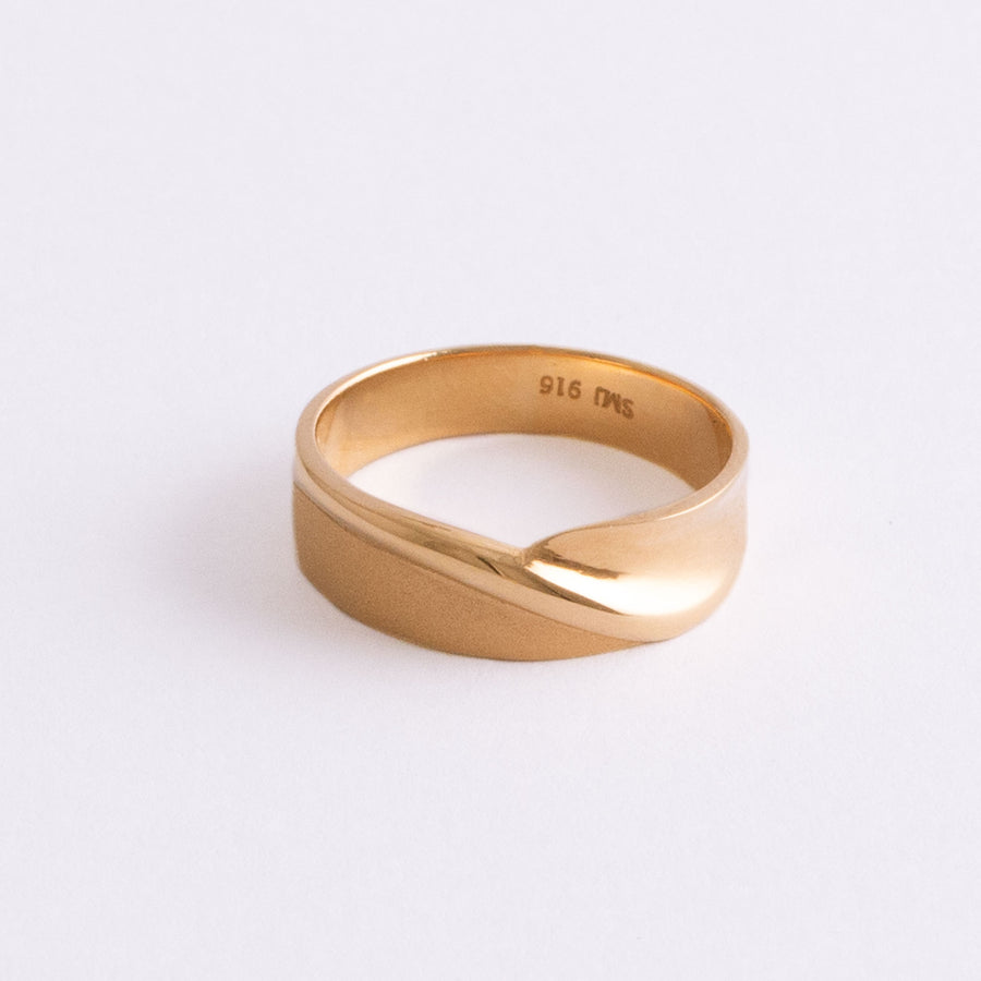 22KT YELLOW GOLD GENTS RING (RI0002280)