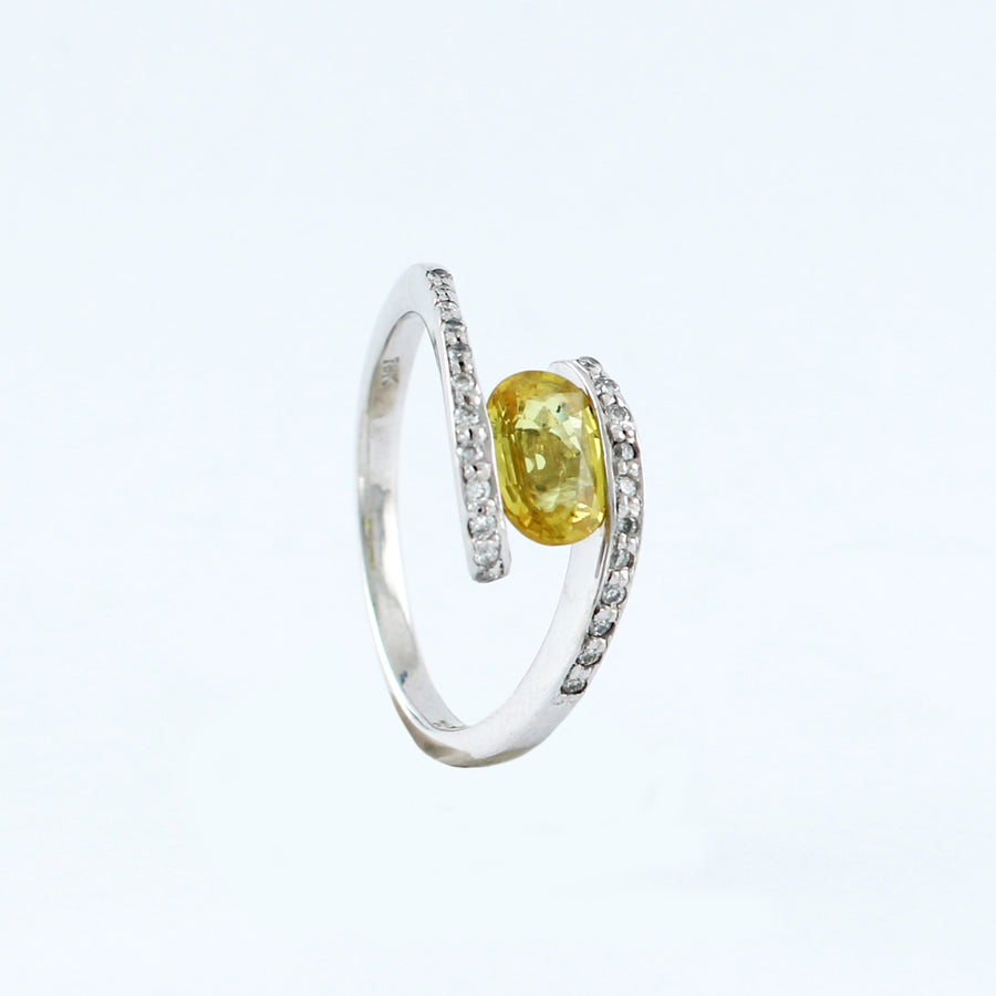 18KT WHITE GOLD LADIES RING (07DR19-18K392)