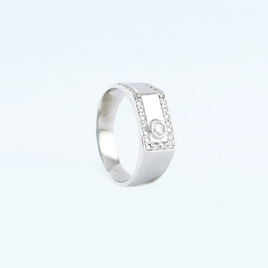 18KT WHITE GOLD RING (NL12-18K762)