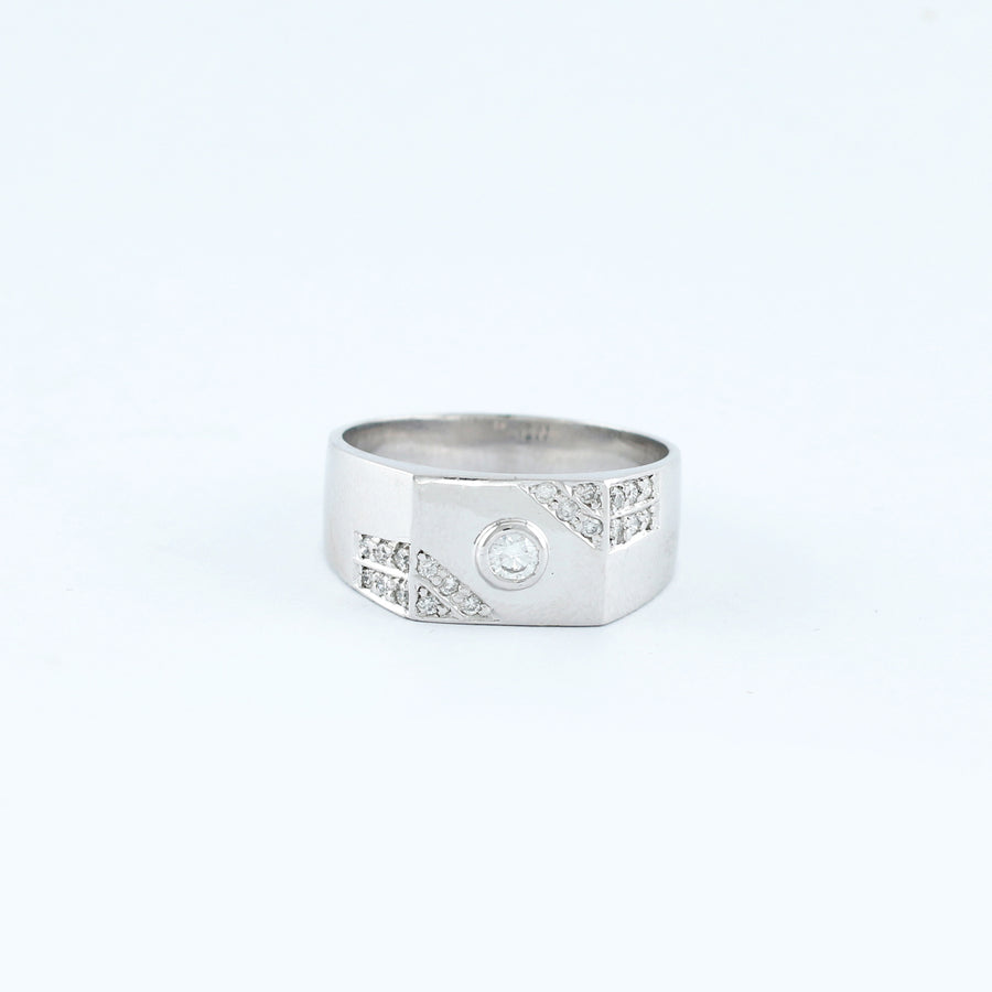 18KT WHITE GOLD RING (NL13-18K491)