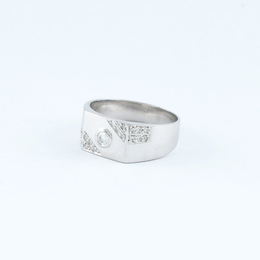 18KT WHITE GOLD RING (NL13-18K491)