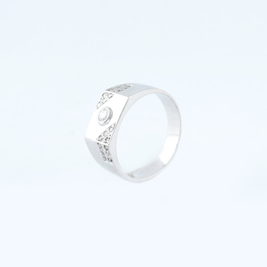 18KT WHITE GOLD RING (NL13-18K491)