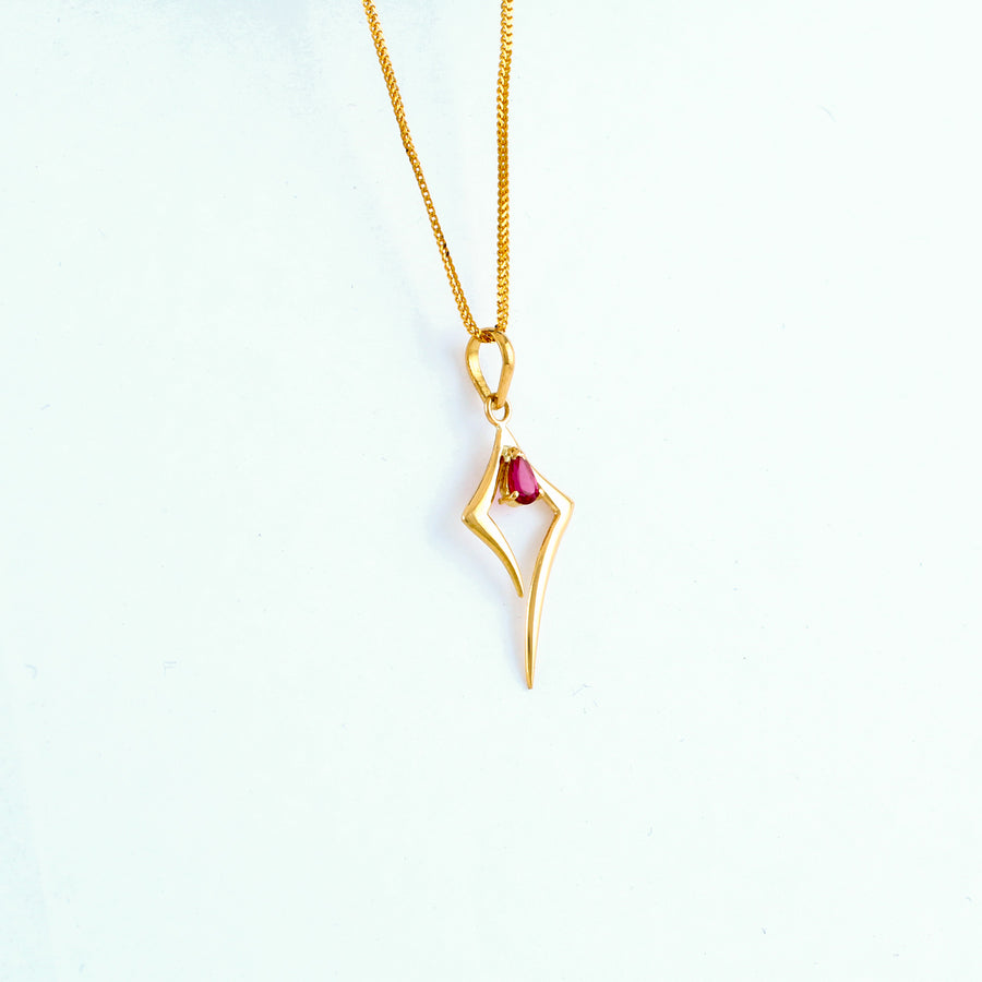 22KT YELLOW GOLD STONE STUDDED PENDANT (PE0001732)
